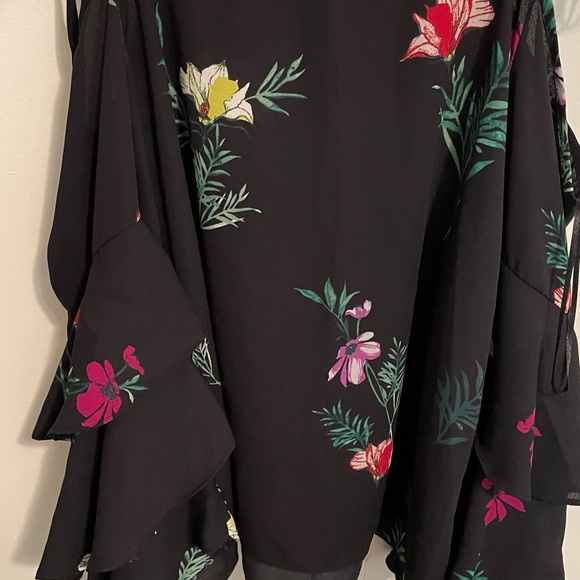 Vince Camino ruffle sleeve top - Picture 5 of 5